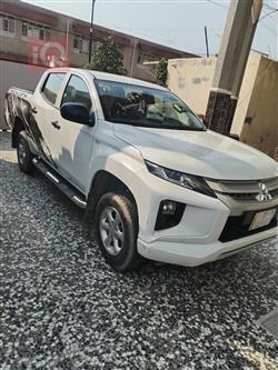 میتسوبیشی L200